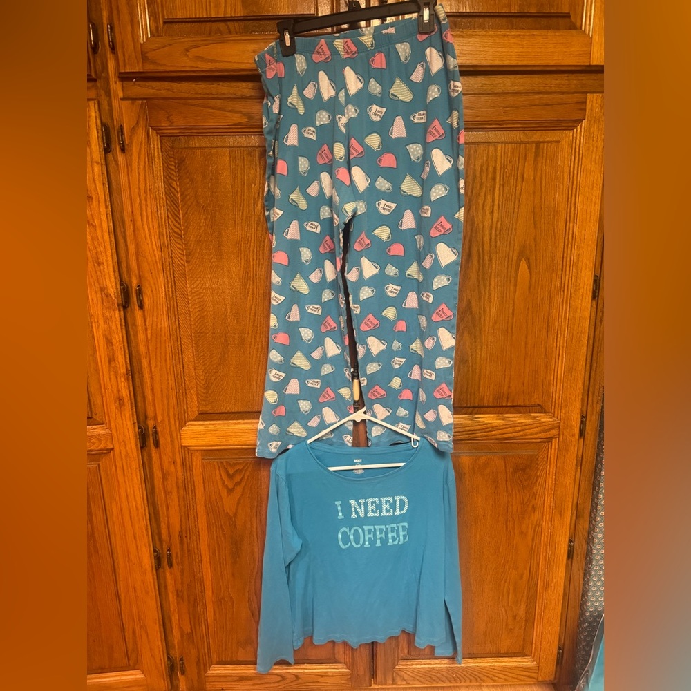 Mixit 2 piece pajama set “ I NEED COFFEE” 100% cotton size L comfy